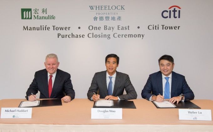 From left to right: Mr. Michael Huddart, Manulife’s Executive Vice President and General Manager, Greater China; Mr. Douglas Woo, Vice Chairman & Managing Director of Wheelock Properties Limited; Mr. Weber Lo, Citi Country Officer & Chief Executive Office