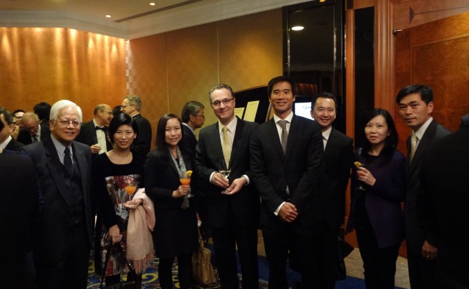 会德丰地产管理层连同社群合作伙伴，包括长春社丶香港中文大学丶匡智会及五育中学代表一同出席颁奖礼。