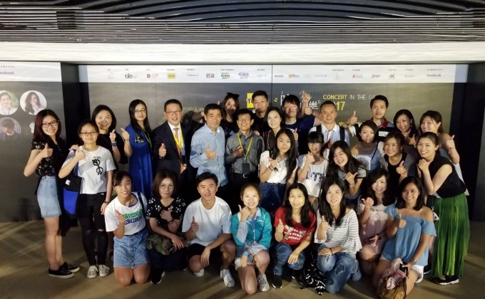 At the venue (Back row): Mr. Ricky Wong, Managing Director of Wheelock Properties(6th from Left), Mr. Chong Chan Yau(7th from Left), Mr. Patrick Cheung, Chairman of DiD HK Limited(5th from Left) and Ms. Cora Chu, CEO of DiD HK Limited(4th from Left)