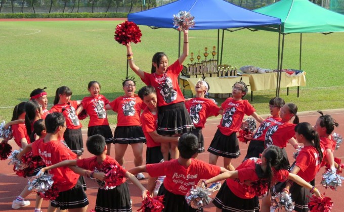 五育中学的陆运会，每年均举行精彩的社际啦啦队比赛。